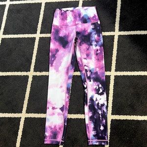 Lululemon Wunder Under yoga pants, size 4